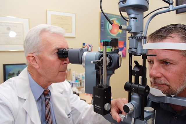 VisionTECH: Anterior Segment Photography with Dr. Tom Arnold